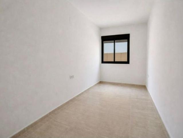 ¡PLANTA BAJA CON GRAN TERRAZA EN VENTA EN NULES MUY ECONOMICA
