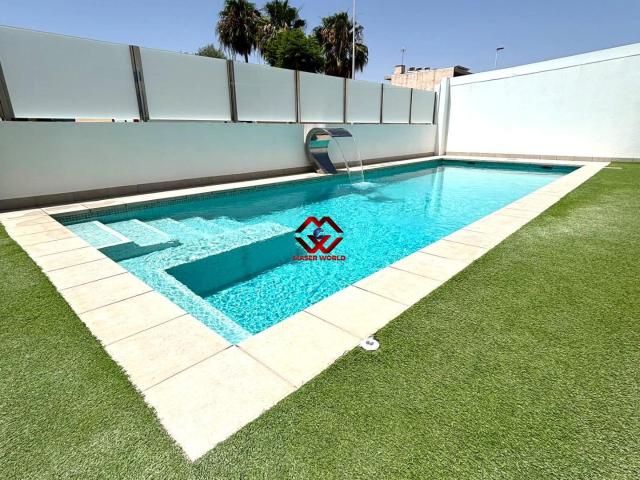 Planta baja con gran terraza, patio privado y piscina comunitaria a un paso del Mar Menor