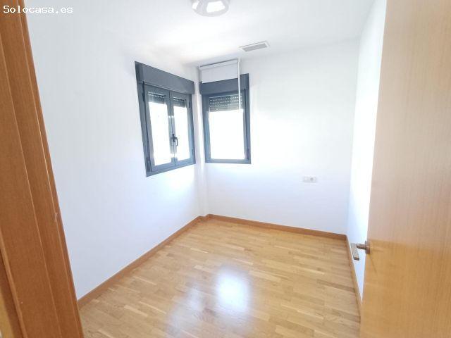 Planta Baja Con Gran Porche Y Patio En Zona Residencial