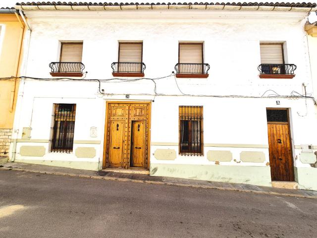 Planta baja con encanto en Buñol