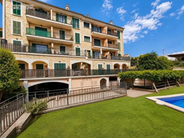 Planta Baja con Espectacular Terraza de 40 m2, Piscina y Vistas a la Serra de Tramuntana en Sóller