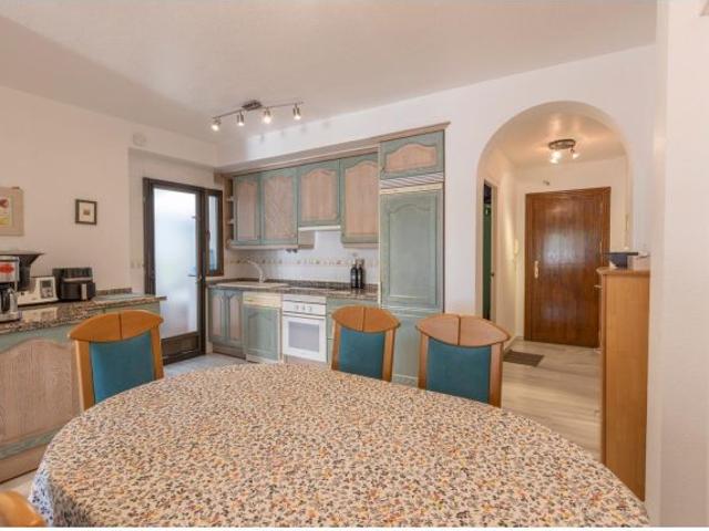 Planta baja con espectacular terraza de 50 m2 y plaza de garaje en Playa Granada Motril