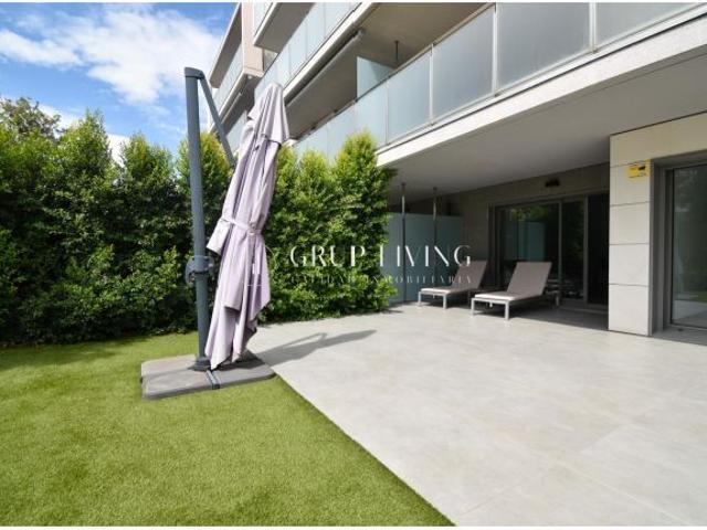 PLANTA BAJA CON TERRAZA Y JARDÍN EN LA PLANA