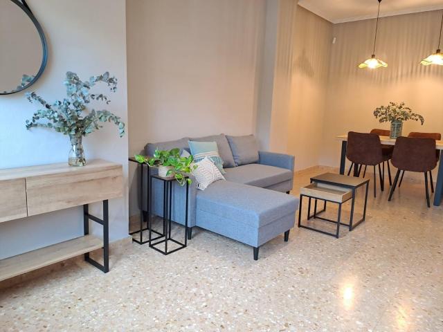 Planta Baja de 3 Habitaciones y 2 Baños en Ciudad Jardín, Elche