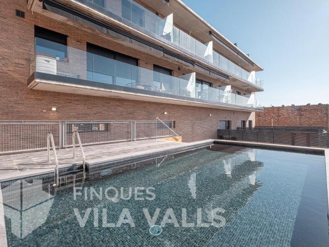 Planta baja de obra nueva con patio y piscina en Caldes de Montbui! TOP!