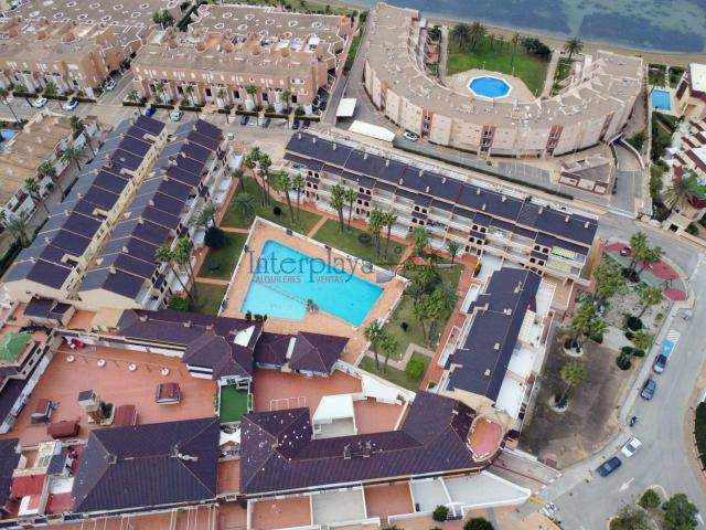 Planta baja en urbanización privada