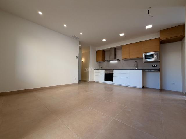 Planta baja en venta en Terrassa, San Pere. EXCLUSIVO BAJO CON ENTRADA INDEPENDIENTE EN EL CORAZÓN DE SANT PERE ESPACIO, LUZ Y POSIBILIDADES. Plantas bajas.