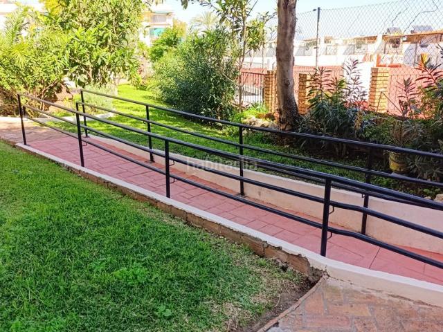 Planta baja en venta en Torremolinos, Playamar Benyamina. Despierta a solo unos pasos de la arena en el corazón de Playamar. Plantas bajas.