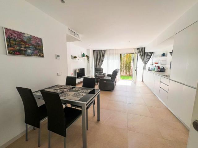 Planta baja en venta en Torrevieja, Los Balcones Los Altos. Disentildeado para disfrutar del estilo de vida mediterraacuteneo, este apartamento en planta baja de construccioacuten reciente 2. Plantas.