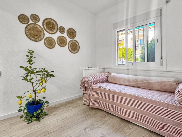 Planta baja en venta en Torrevieja, Los Balcones Los Altos. Ubicado en la tranquila y consolidada urbanizacioacuten Lago Sol en Los Balcones, este encantador bungalow reformado ofrece la com. Plantas.