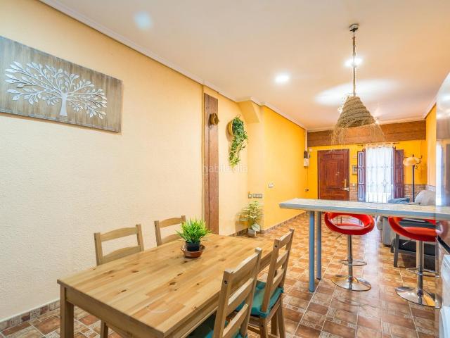 Planta baja en venta en Valencia, El Cabanyal El Canyamelar. Encantador bajo vivienda reformado con garaje privado en pleno corazón del Cabañal. Plantas bajas.