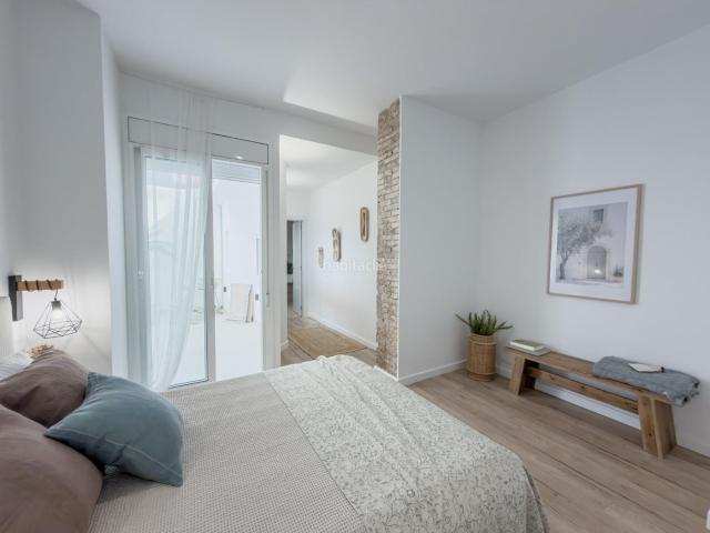 Planta baja en venta en Valencia, Russafa. Estrena tu hogar con patio privado en Ruzafa. Plantas bajas.