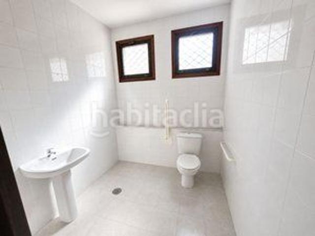 Planta baja en venta en Vigo, Casablanca Calvario. Bajo con posibilidad de cambio de uso a vivienda!. Plantas bajas.