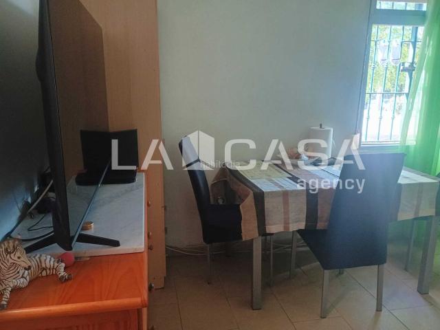 Planta baja en venta en Algeciras, Pescadores Saladillo. Planta baja de 51 m con 2 dormitorios y distribución cómoda en Júcar, Algeciras. Plantas bajas.