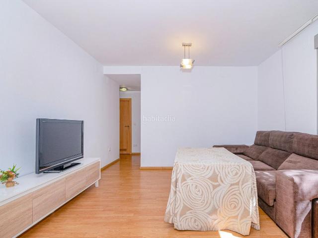 Planta baja en venta en Alhendín, Carretera de Granada La Alcazaba. PISO EN ALHENDIN CON PISCINA. Plantas bajas.
