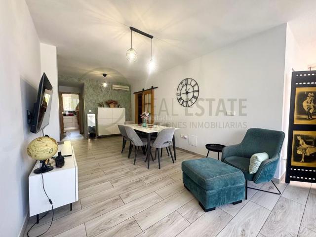 Planta baja en venta en Alicante, Playa de San Juan. Planta baja totalmente reformada de 3 habitaciones, plaza de garaje y trastero en el golf de Alicante. Plantas bajas.