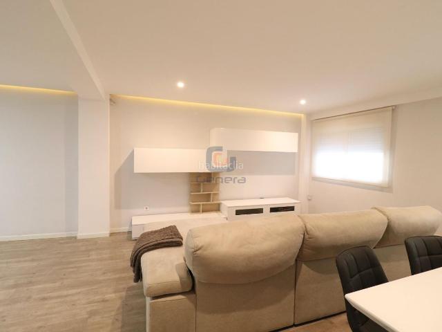 Planta baja en venta en Alicante, San Blas. ENTREPLANTA TOTALMENTE REFORMADA ZONA BARRIO SAN BLAS CONCERTAR UNA VISITA Y TU OFERTA. Plantas bajas.