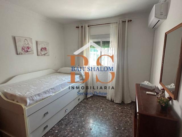 Planta baja en venta en Antequera, Fuentemora. Se vende vivienda en planta baja en barriada Girón Antequera. Plantas bajas.