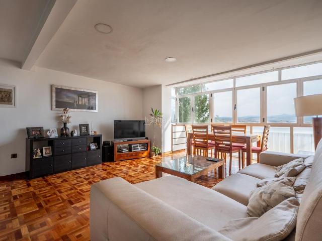 Planta baja en venta en Ávila, Estación. AMPLIO PISO con entrada independiente JUNTO AL B.UNIVERSIDAD. Plantas bajas.