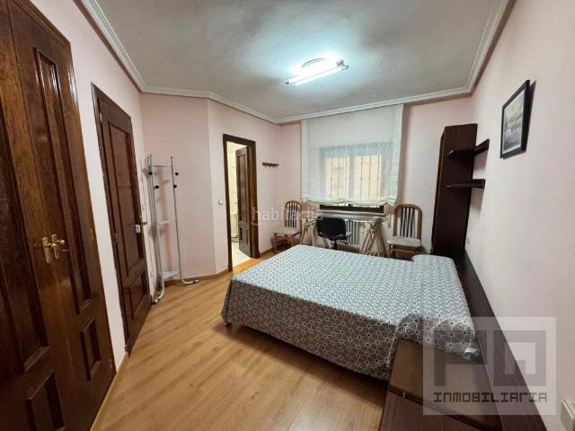 Planta baja en venta en Ávila, Sur. Magnífica vivienda en una de las zonas más cómodas y consolidadas de Ávila, con todos los servicios a escasos minutos. Plantas bajas.