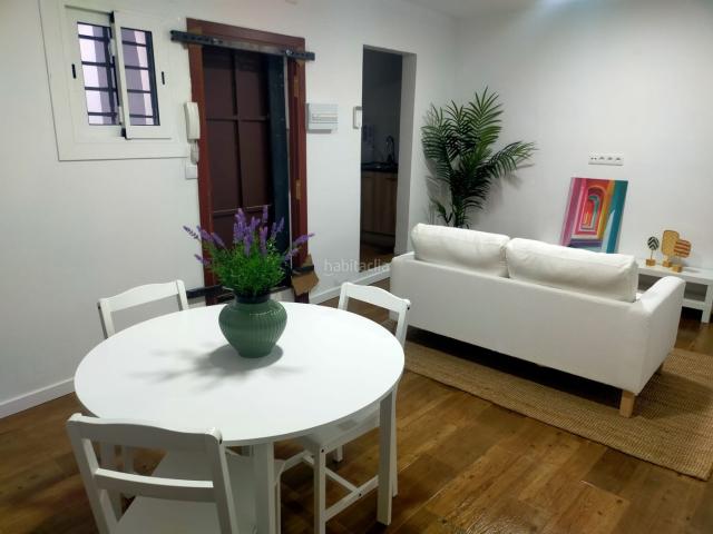 Planta baja en venta en Badalona, Lloreda. Planta baja reformada a estrenar junto al metro Fondo. Plantas bajas.