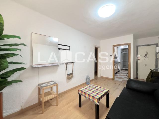 Planta baja en venta en Badalona, Llefià. Plantas bajas.