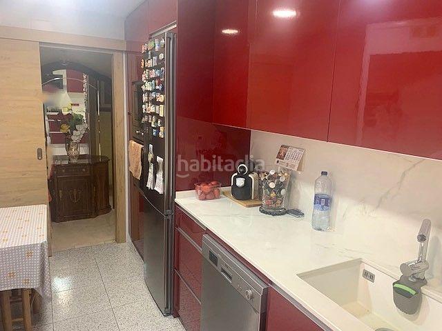 Piso en venta en Badalona, Morera. ¡GRAN PISO EXTERIOR CON PARKING!. Pisos.