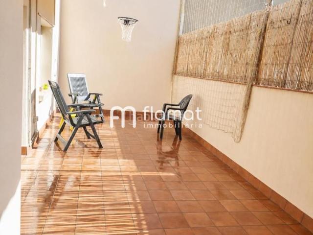 Planta baja en venta en Badalona, Sant Crist. PLANTA BAJA CON TERRAZA. Plantas bajas.