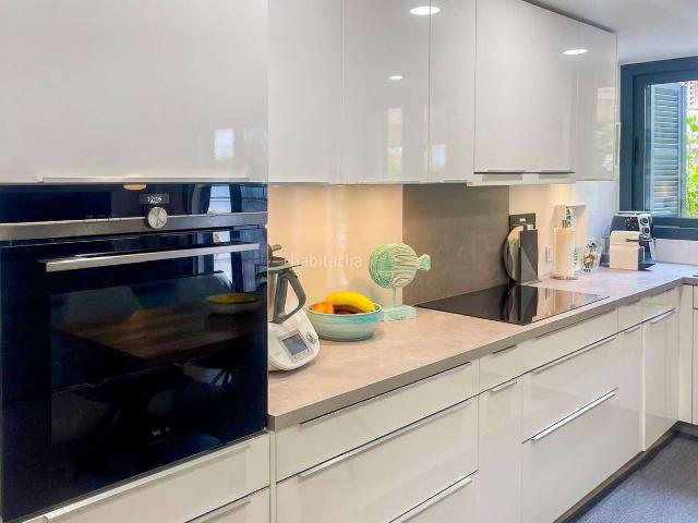 Planta baja en venta en Baleares Capdepera, Cala Ratjada. Cala Ratjada Moderno piso en planta baja con 2 plazas de garaje en una ubicación céntrica. Obj. 9384. Plantas bajas.