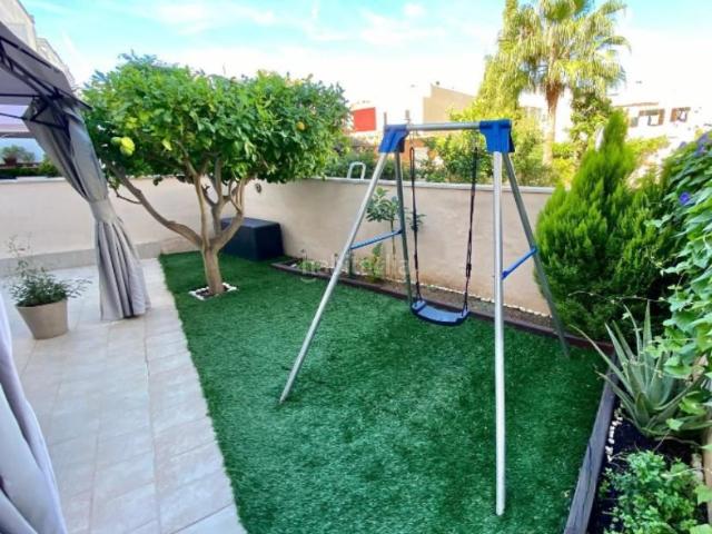 Planta baja en venta en Baleares Palma de Mallorca, Es Vivero. Fantástica planta baja de con terraza y jardín en Ses Cases de Son Ametler. Plantas bajas Palma de.