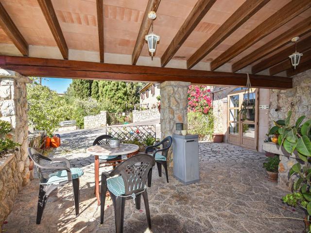 Planta baja en venta en Baleares Puigpunyent. Encantadora planta baja con terreno para disfrutar de la paz y la tranquilidad. Plantas bajas.