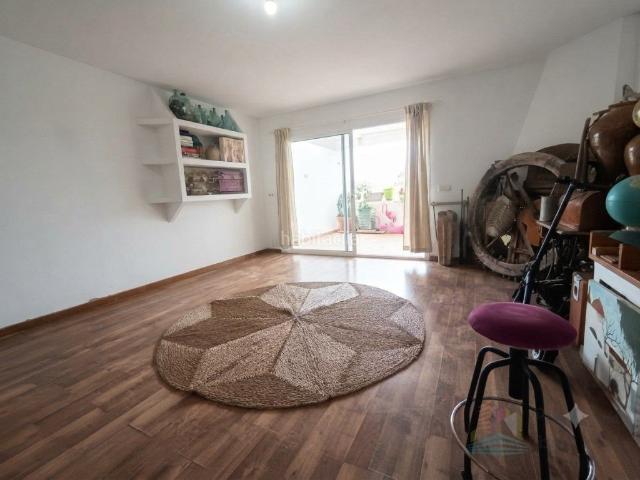 Planta baja en venta en Baleares Sant Josep de sa Talaia, Sant Agustí Cala de Bou. Bajo con jardín esquinero de 360 m de parcela, terrazas, vistas despejadas y gran potencial en San Agustín. Plantas.