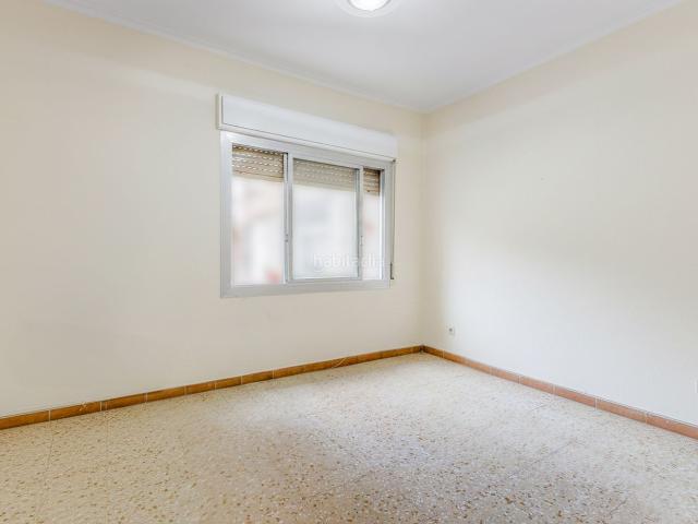 Planta baja en venta en Barcelona, Congrés Indians. Plantas bajas.