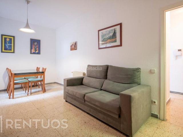 Planta baja en venta en Barcelona, Baix Guinardó. Amplio piso en HortaGuinardó con patio privado y ascensor. Plantas bajas.