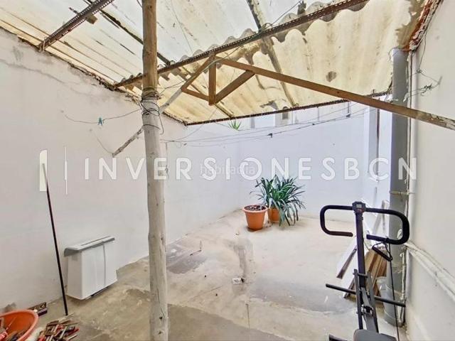 Planta baja en venta en Barcelona, Baix Guinardó. Plantas bajas.
