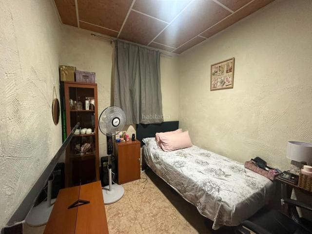 Planta baja en venta en Barcelona, Barri de les Corts. Piso en venta en Calle del Vallespir, 123. Plantas bajas.