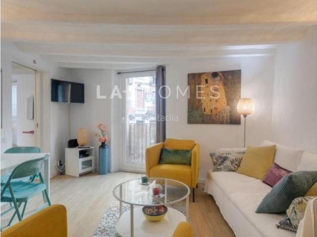 Planta baja en venta en Barcelona, Gòtic. Reformado, con encanto y en el corazón del Gótico!. Plantas bajas.
