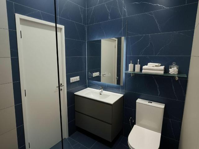 Planta baja en venta en Barcelona, El Poble Sec Parc de Montjuïc. GRAN OPORTUNIDAD EN POBLE SEC 3 HABITACIONES PARA REFORMA INTEGRAL. Plantas bajas.