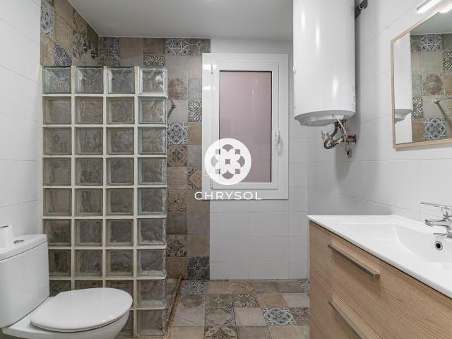 Planta baja en venta en Barcelona, Horta. Preciosa planta baja reformada en Horta. Plantas bajas.
