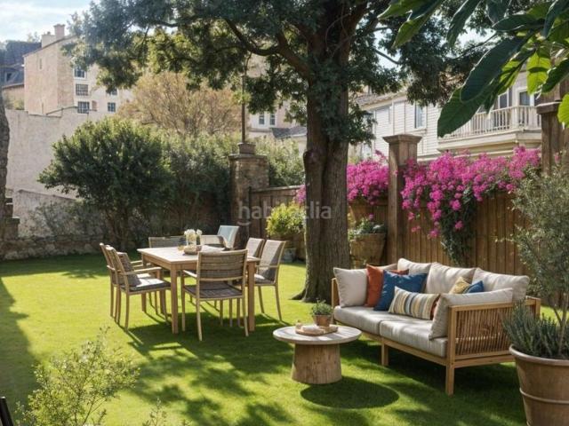 Planta baja en venta en Barcelona, La Font d´en Fargues. Exclusiva vivienda exterior con gran jardín privado y amplias terrazas. Plantas bajas.