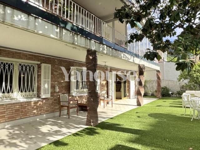 Planta baja en venta en Barcelona, La Font d´en Fargues. Plantas bajas.