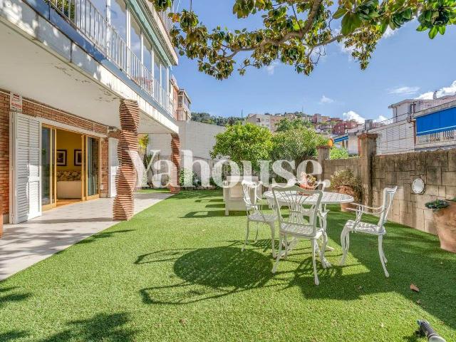 Planta baja en venta en Barcelona, La Font d´en Fargues. Plantas bajas.