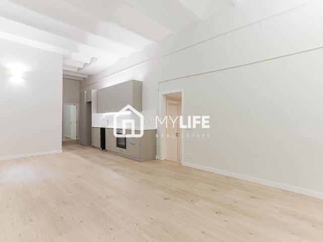 Planta baja en venta en Barcelona, St. Pere Sta. Caterina El Born. Fantástico loft reformado a estrenar en venta en el Born. Plantas bajas.