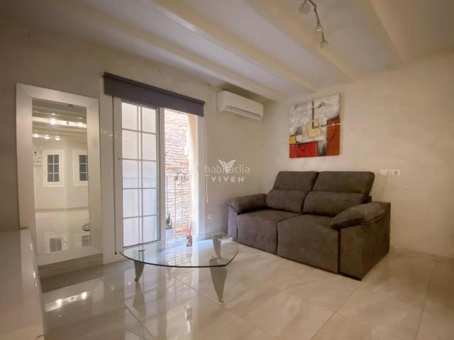 Planta baja en venta en Barcelona, Raval. HERMOSO PISO REFORMADO EN ZONA CENTRICA DE BARCELONA. Plantas bajas.