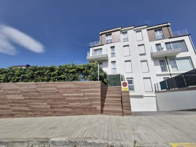 Planta baja en venta en Barreiros. A dos minutos caminando de playa de Remior!. Plantas bajas.