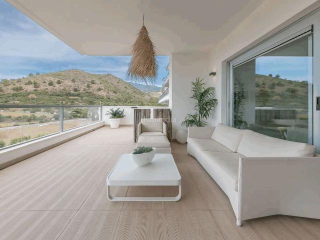 Planta baja en venta en Benahavís, Los Arqueros Puerto del Almendro. Lujoso y espacioso apartamento de 3 dormitorios en planta baja en Avalon, Los Arqueros Golf. Plantas bajas.