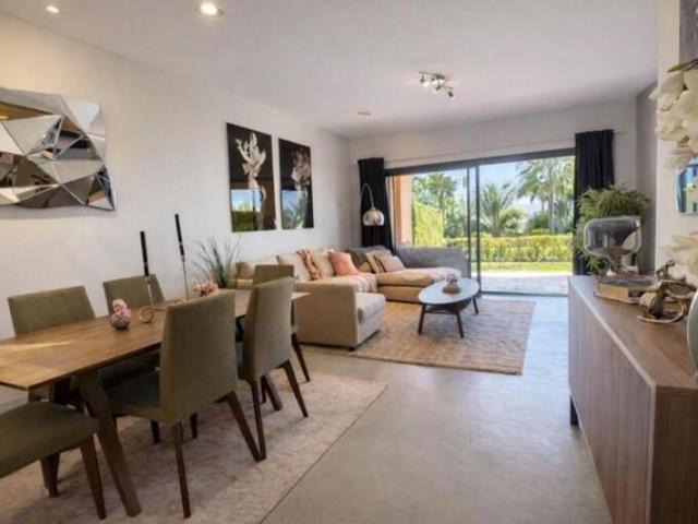 Planta baja en venta en Benahavís, Los Flamingos