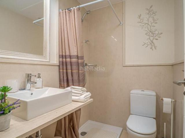 Planta baja en venta en Benahavís, Los Flamingos. Elegante apartamento de 2 dormitorios con comodidades de resort en Los Flamingos Golf. Plantas bajas.