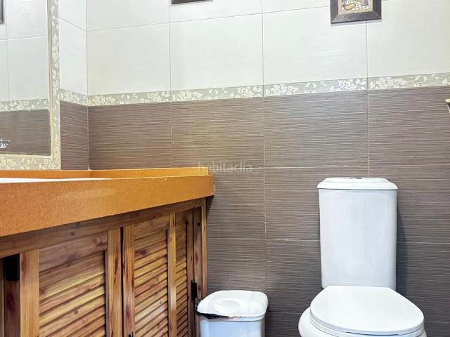 Planta baja en venta en Benalmádena, Arroyo de la Miel. Piso en planta baja de 3 dormitorios con piscina y aparcamiento comunitario. Plantas bajas.
