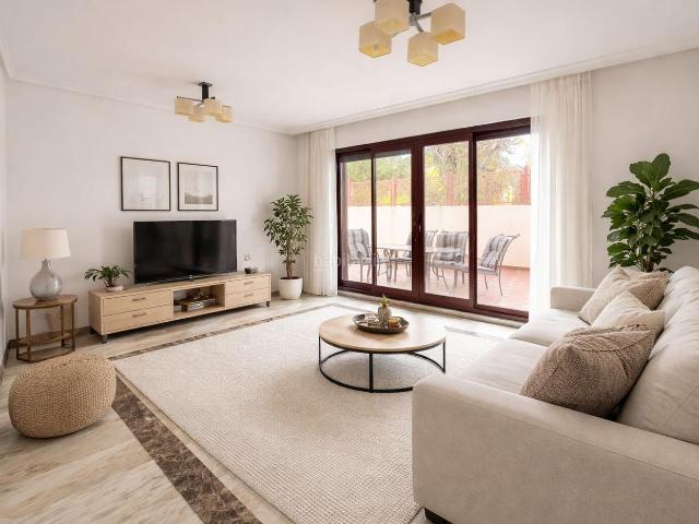Planta baja en venta en Benalmádena, Solymar. *Piso en Venta en una Ubicación Inmejorable CON LICENCIA TURISTICA*. Plantas bajas.